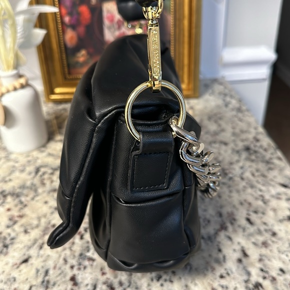 Steve Madden cushioned shoulder bag - Picture 5 of 15
